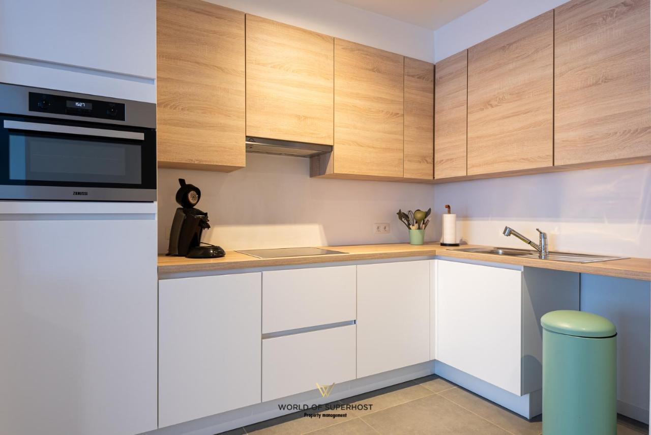 Spacious Apartment Closeby The Sea Up To 6 People! Oostende Exterior foto